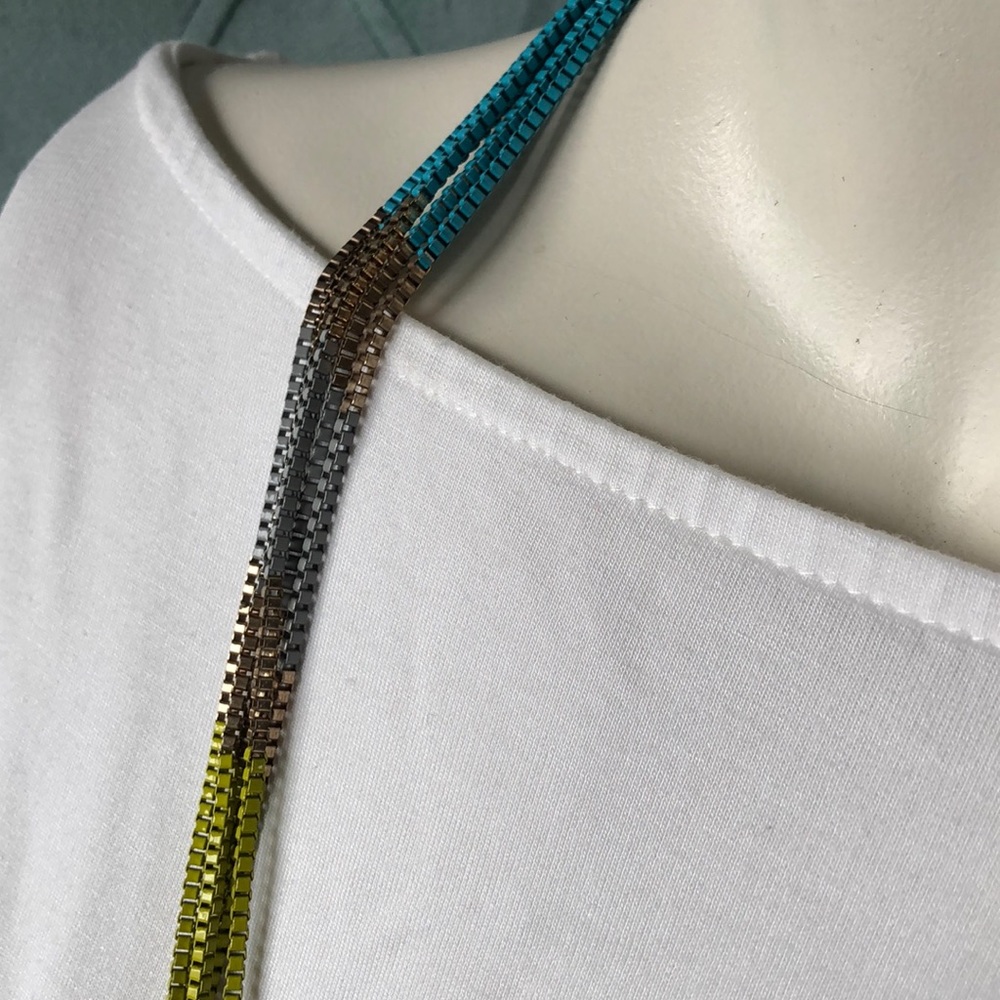 4/$25🛍 Multi Color Layered Statement Necklace - Picture 4 of 7